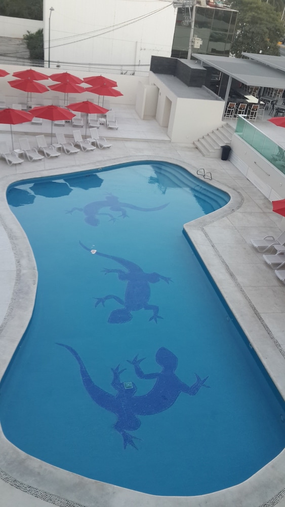 We Hotel Acapulco 3/57