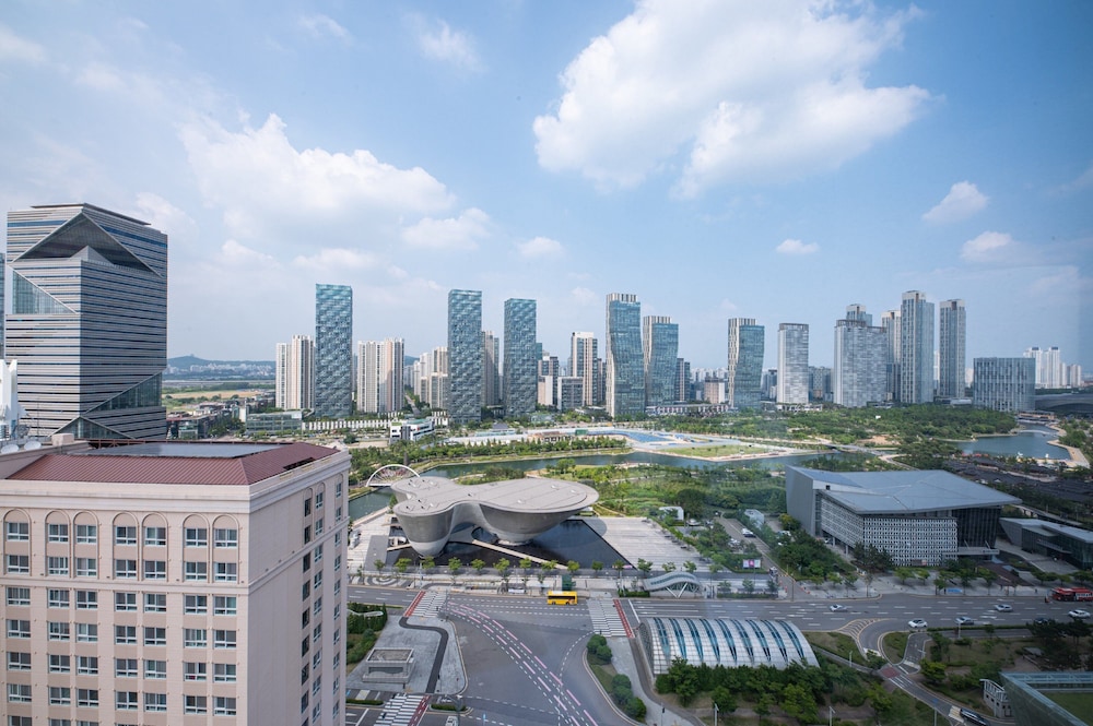 ホリデイ・イン 仁川松島 写真1