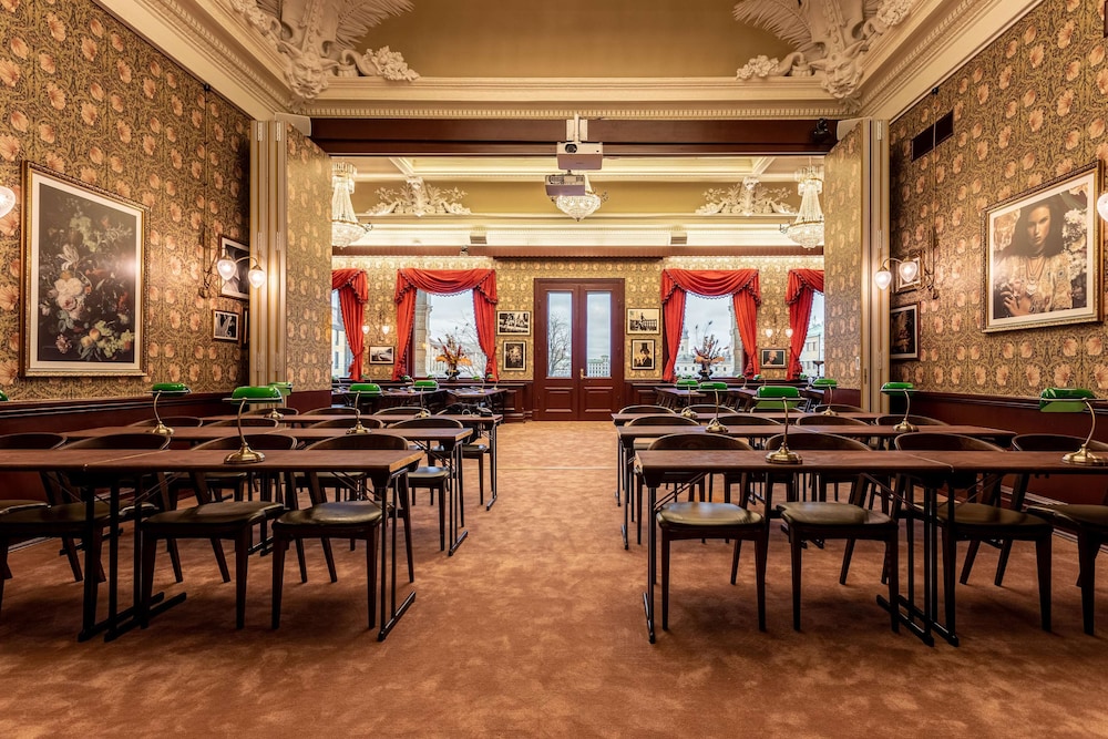 Hotel Pigalle 56/71