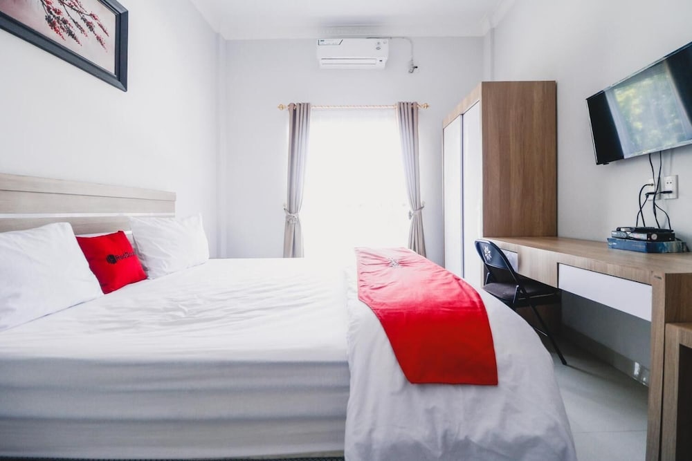 Reddoorz Near Hermes Place Polonia Medan 33/34