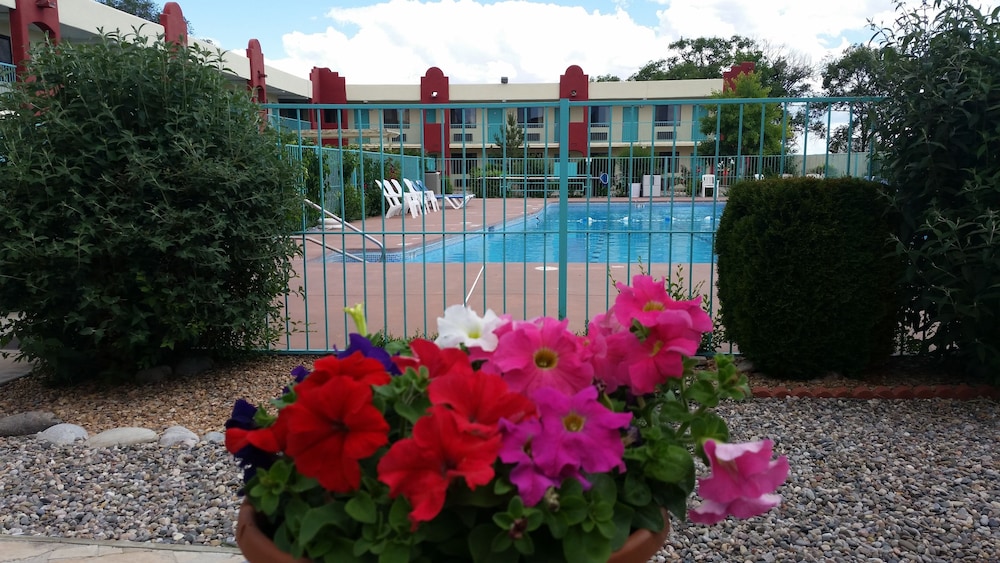 Days Inn by Wyndham Santa Fe New Mexico 24/44