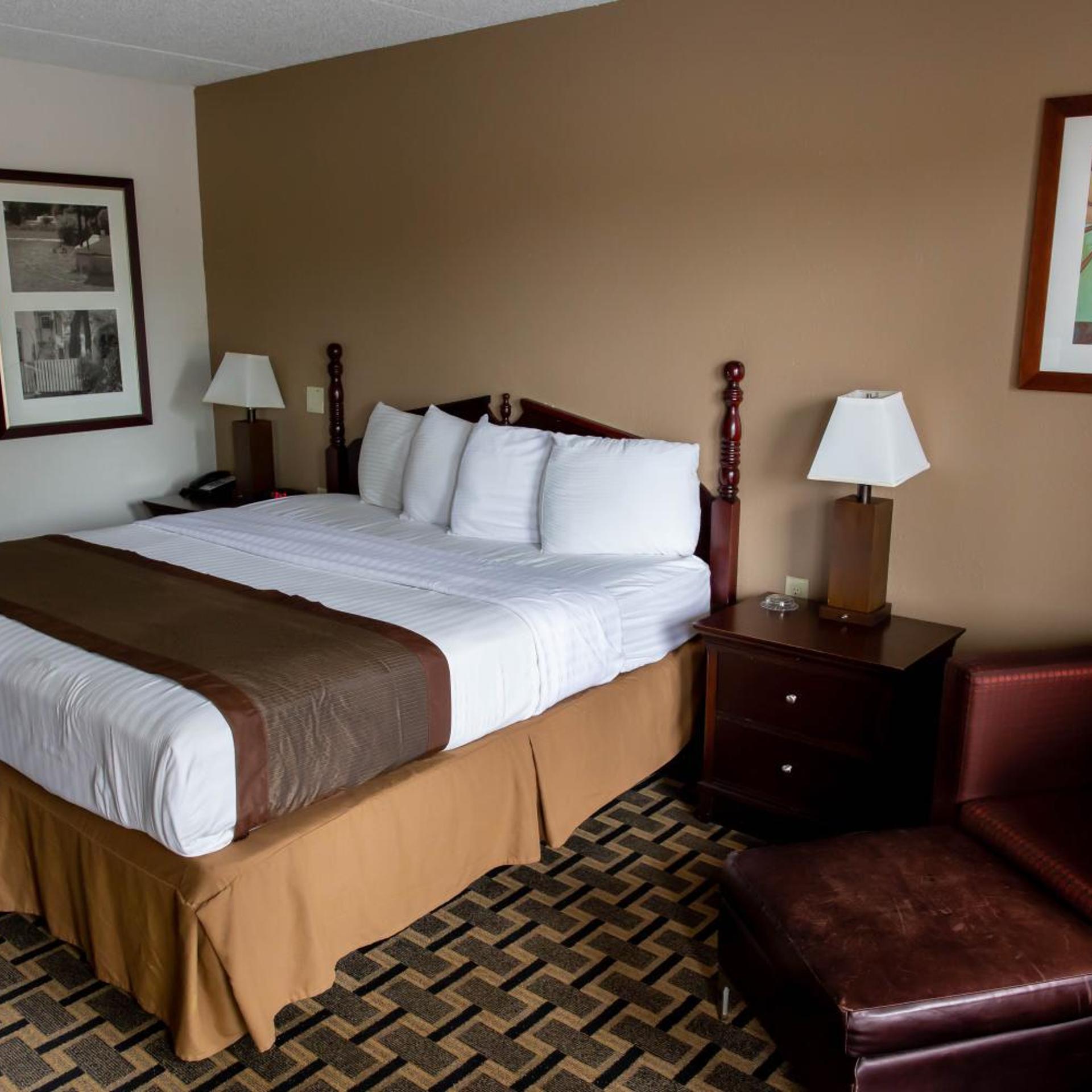 Regency Inn 15/26