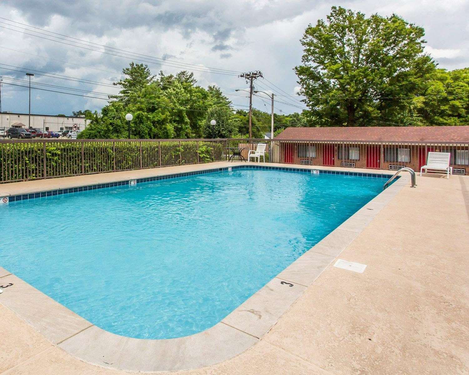 Econo Lodge North Nashville TN 14/24