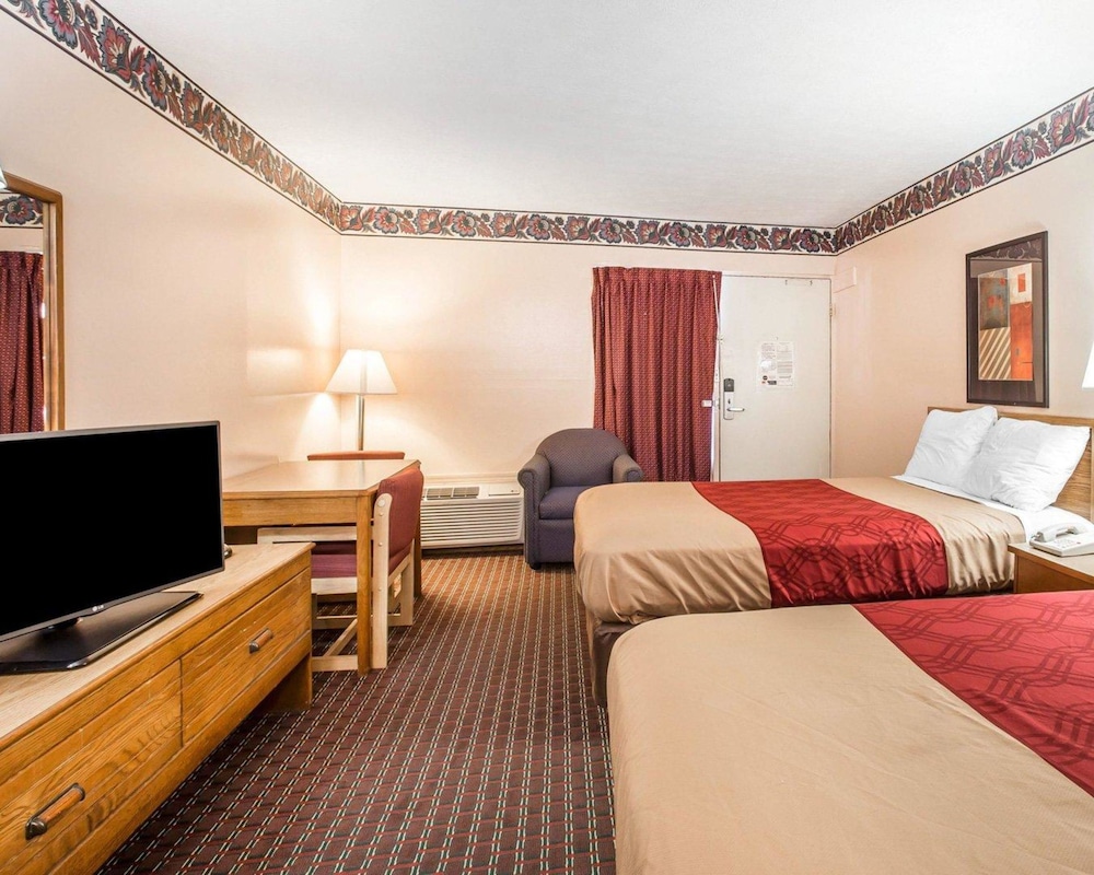 Econo Lodge Mc Donough 19/33