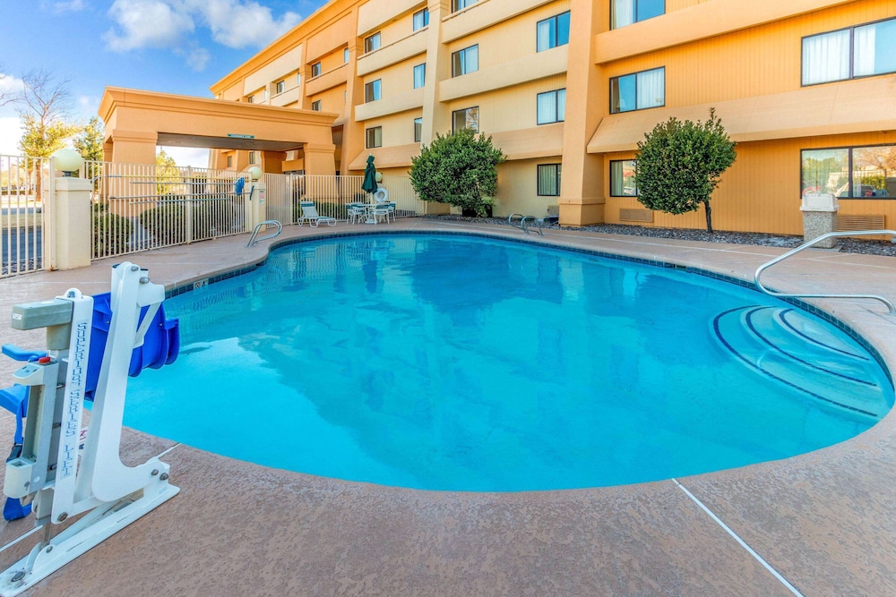 La Quinta Inn & Suites by Wyndham Las Cruces Organ Mountain 7/49