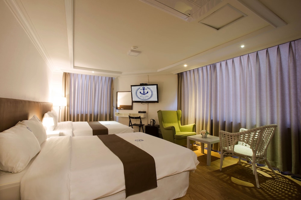 Hillside Hotel 15/43