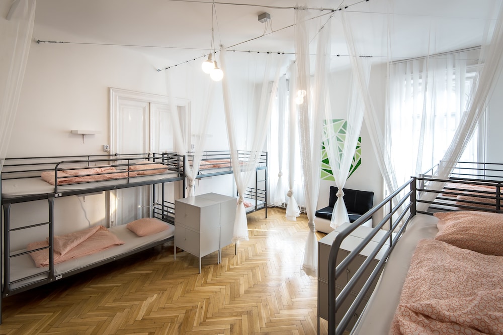 Avenue Hostel 31/50