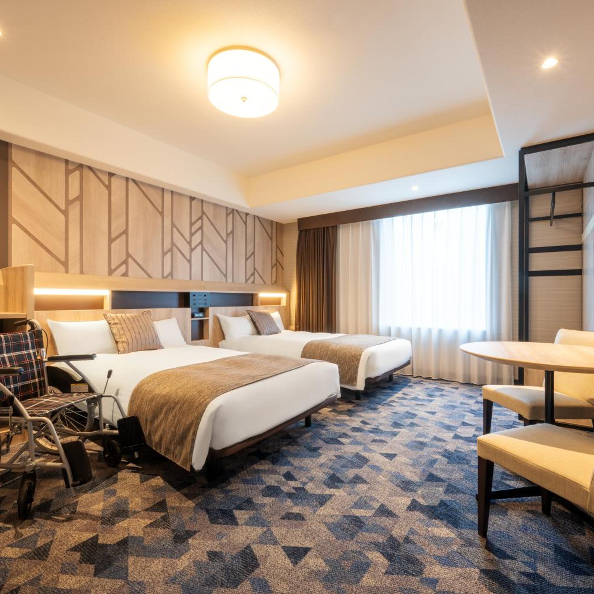 Universal, Twin Beds, South Wing