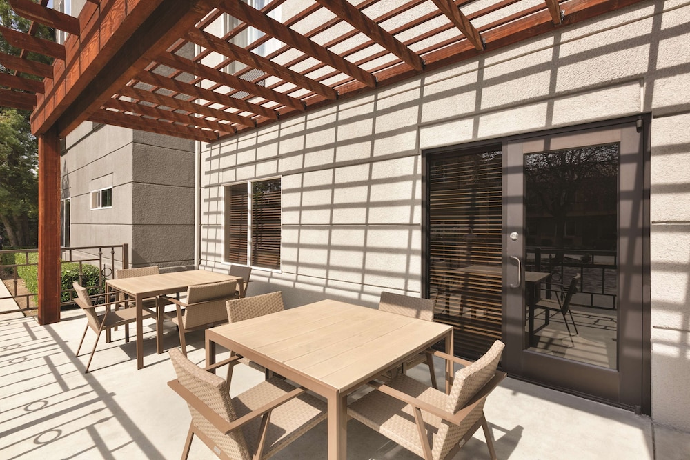 Country Inn & Suites By Radisson Fresno North CA 40/52
