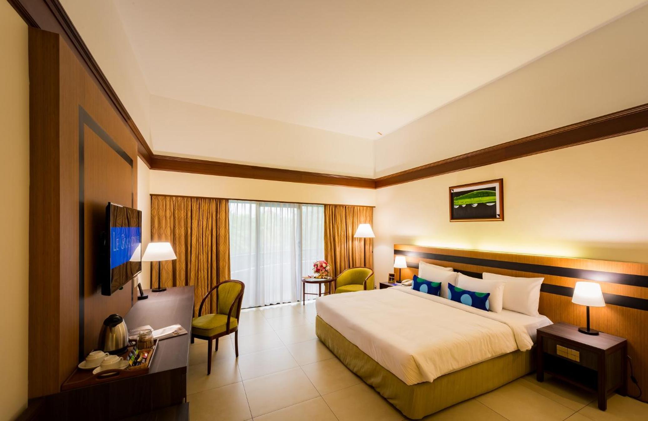 PREMIER DELUXE KING ROOM