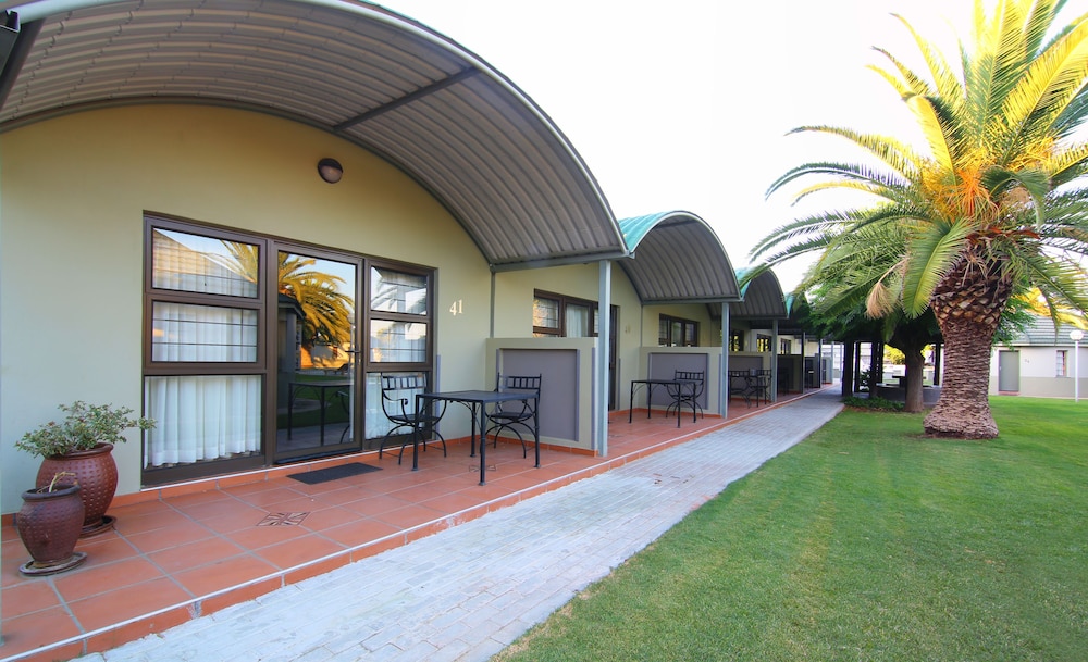 Kalahari Arms Hotel 9/69