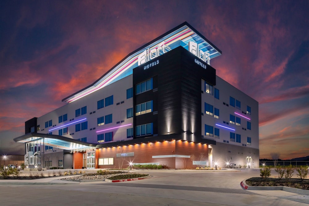 Aloft Dallas Arlington 2/34