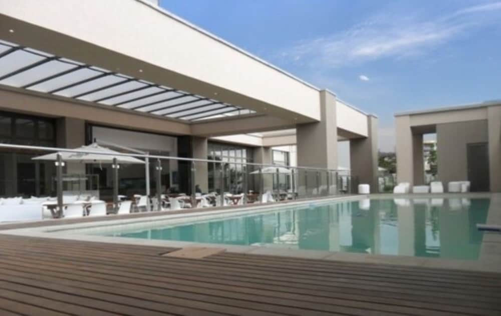 Sandton Skye Unit 702 33/50