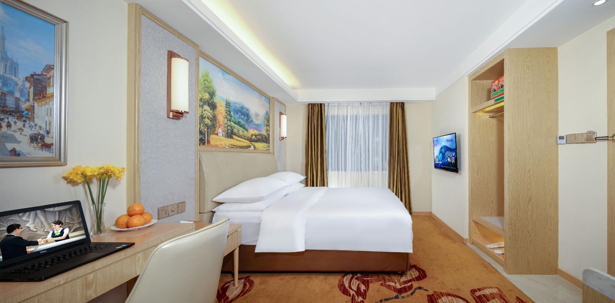 Vienna Hotel (Chengdou Dufu Thatched Cottage Jinsha Site) 19/37