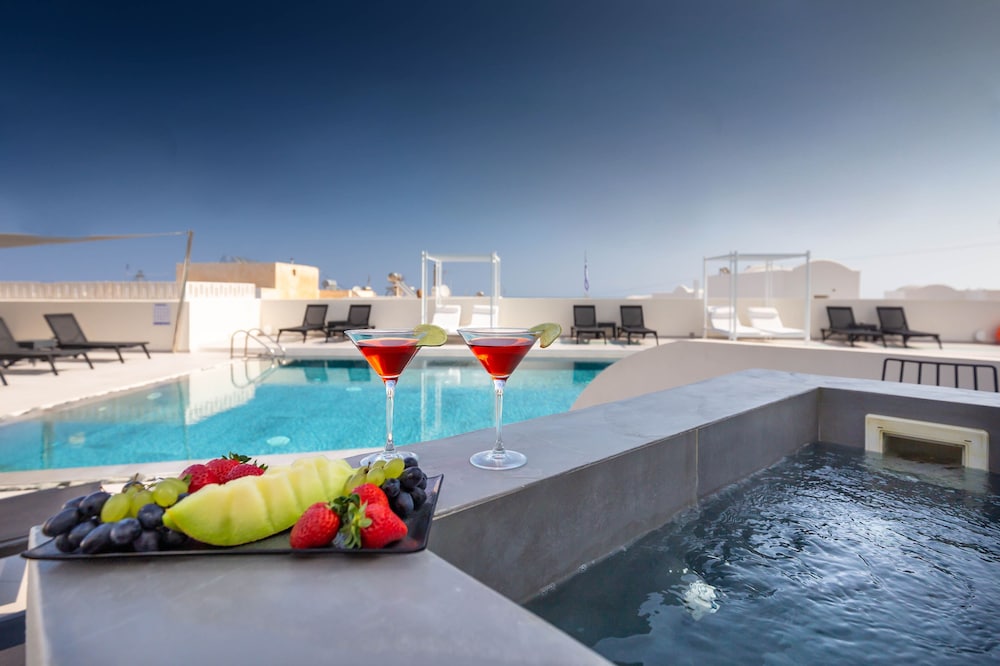 MAR N MAR CROWN SANTORINI HOTEL AND SUITES 47/48