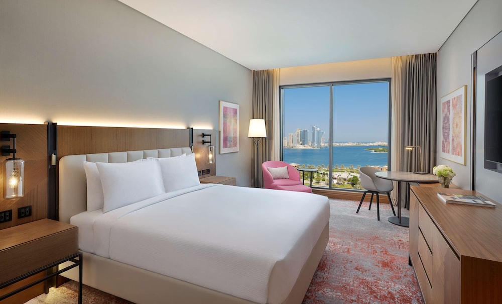 ROOM, KING BED, WATER FRONT
