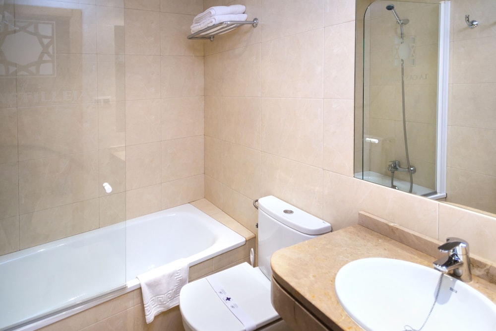 APARTAMENTOS TURISTICOS LA CASTILLEJA 28/30