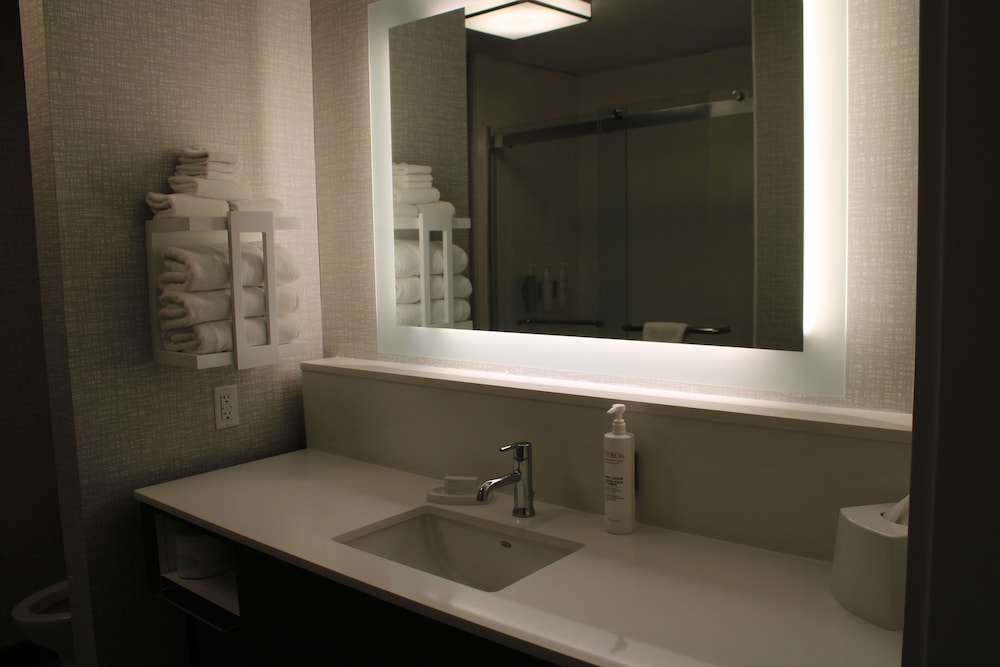 غرفة قياسية بسريرين كوين، Hampton Inn Suites Pekin Peoria Area Il 8/8