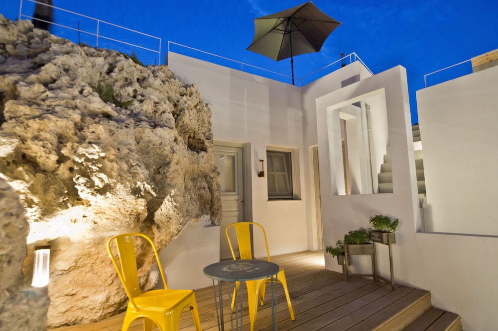 Lindos Comfy Suites 8/58