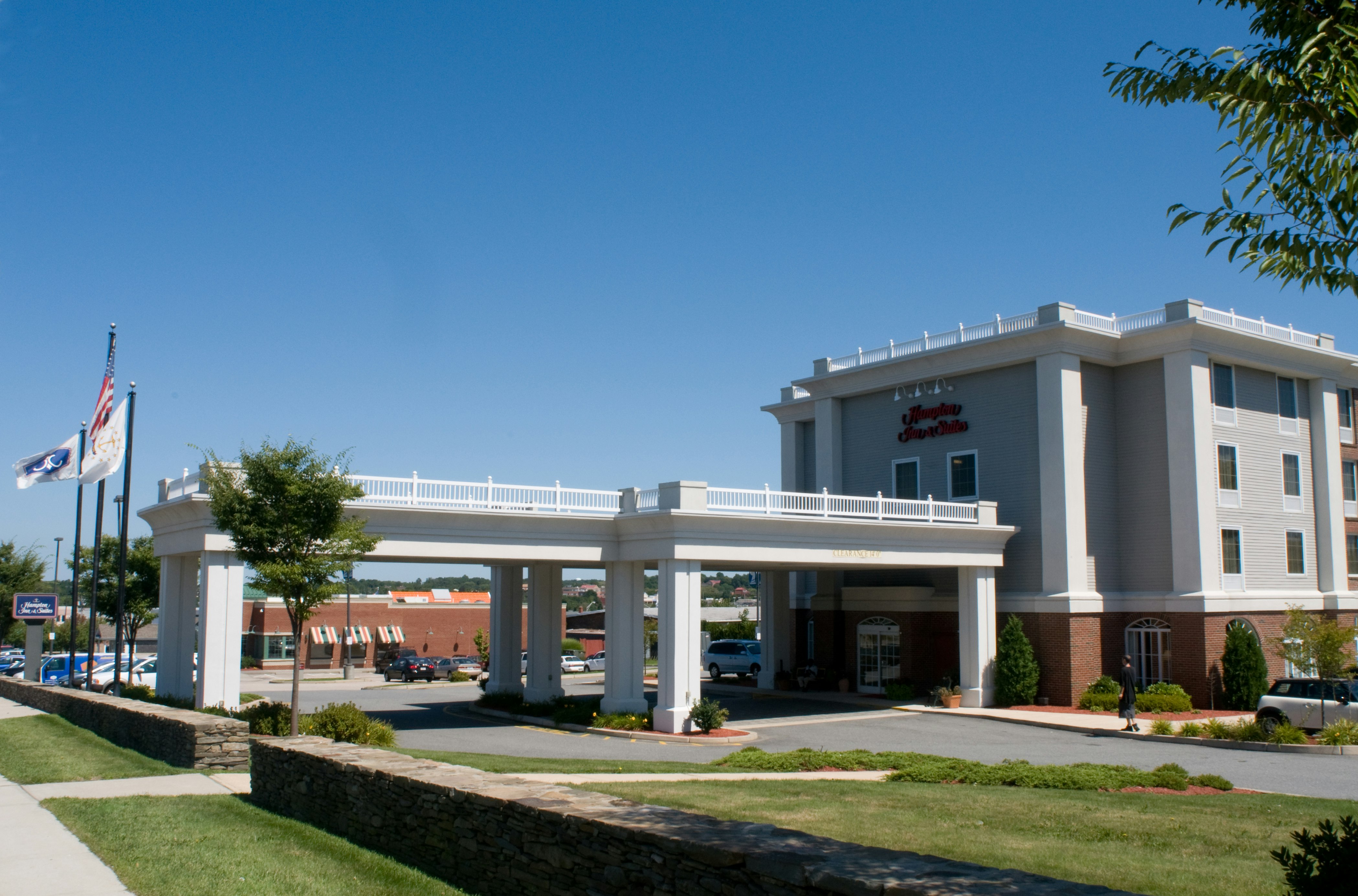 Hampton Inn Suites By Hilton Newport Middletown 26/27