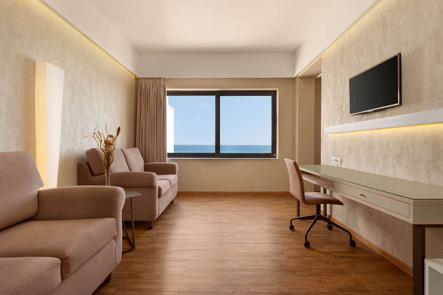 Ramada Plaza by Wyndham Thraki 33/49