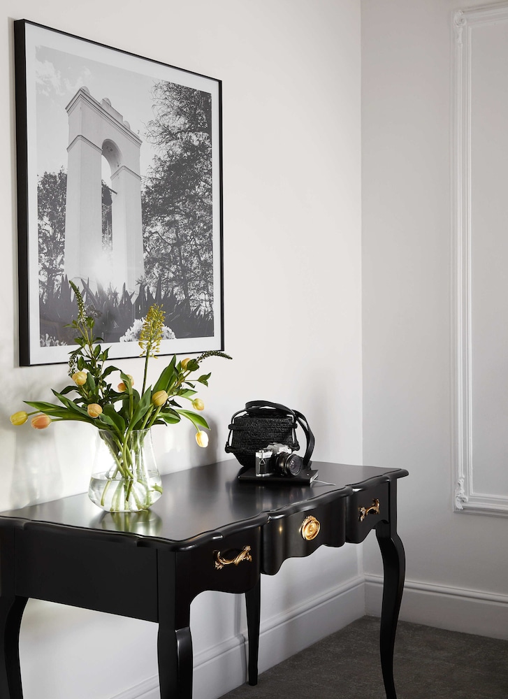 The Alphen Boutique Hotel 2/35