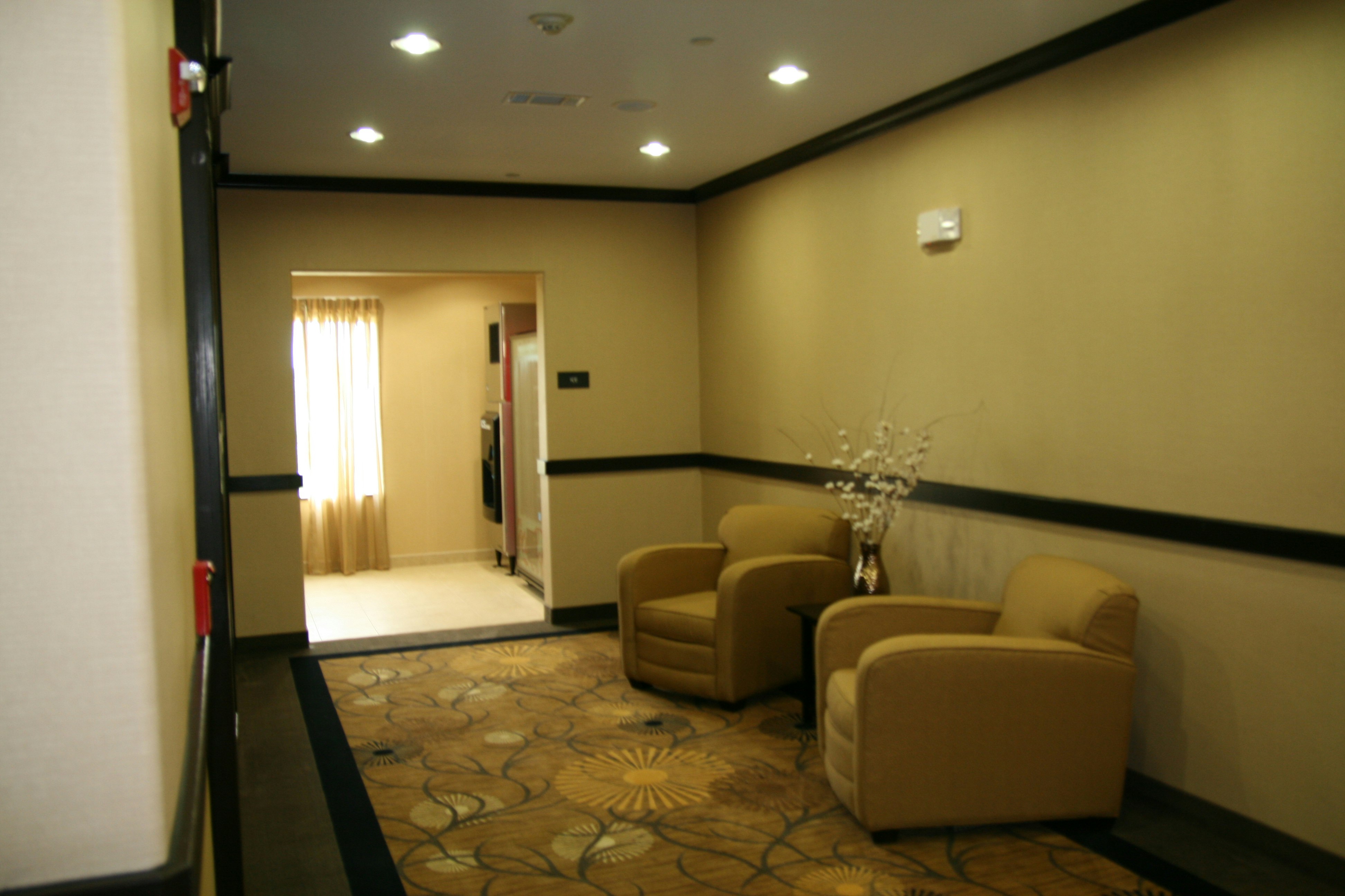 Hampton Inn and Suites Cleburne 44/78