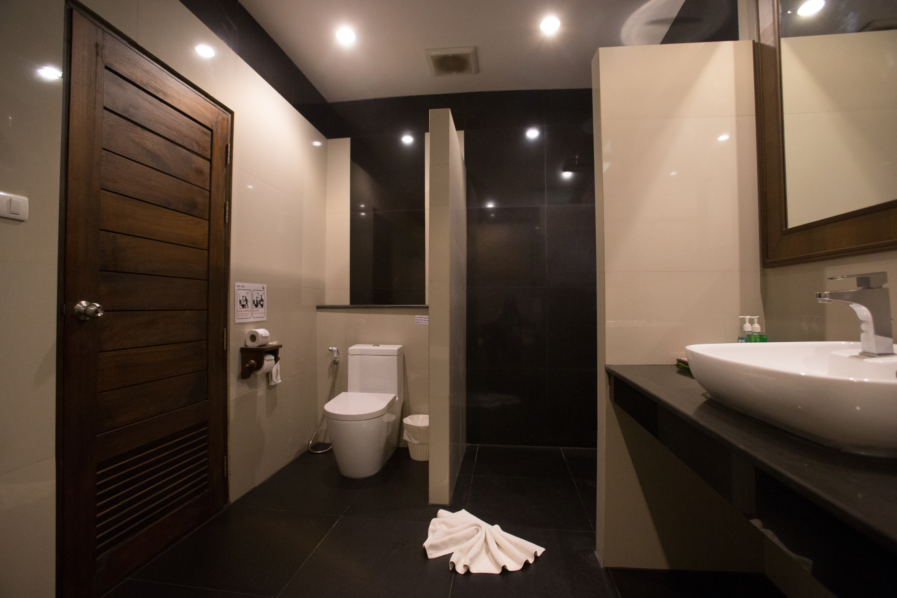 Hotel and Beach Bungalow at Lanta Resort 55/55