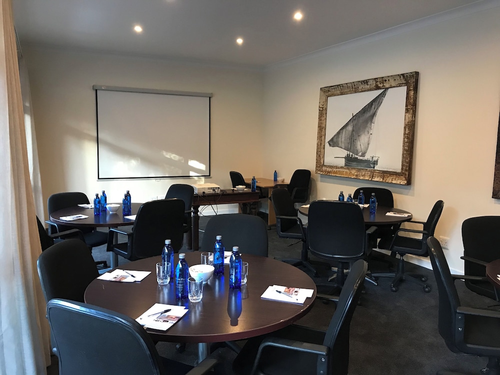Melrose Place Guest Lodge and Conferencing 35/50