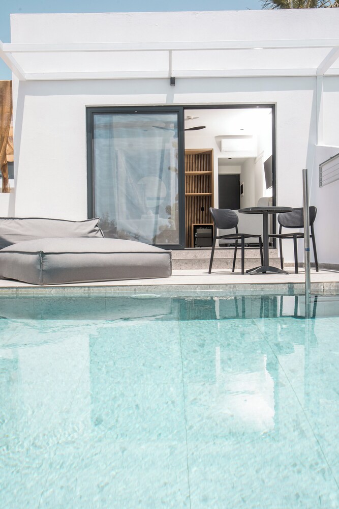 Ellia Hotel 26/50