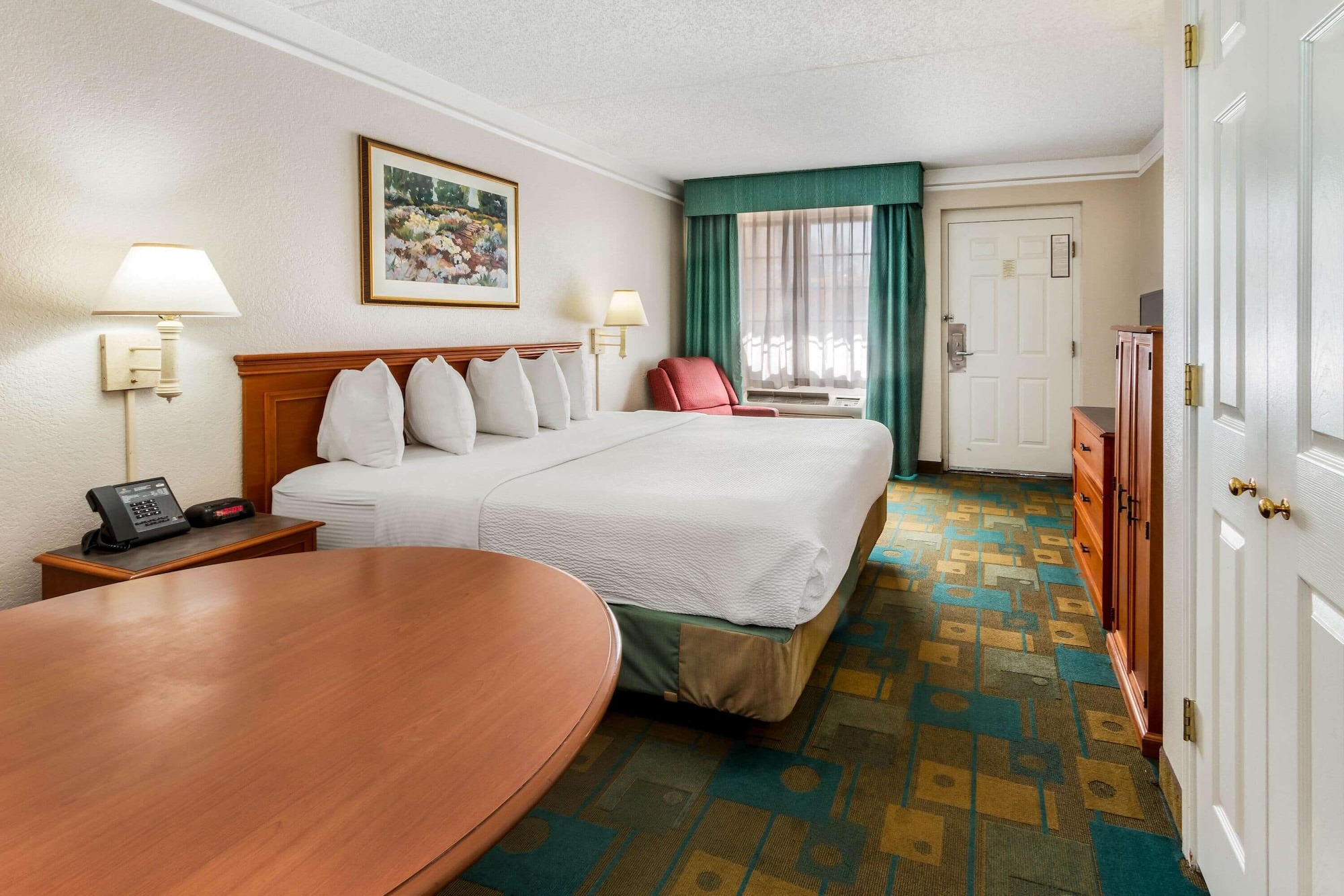 Deluxe, King Bed