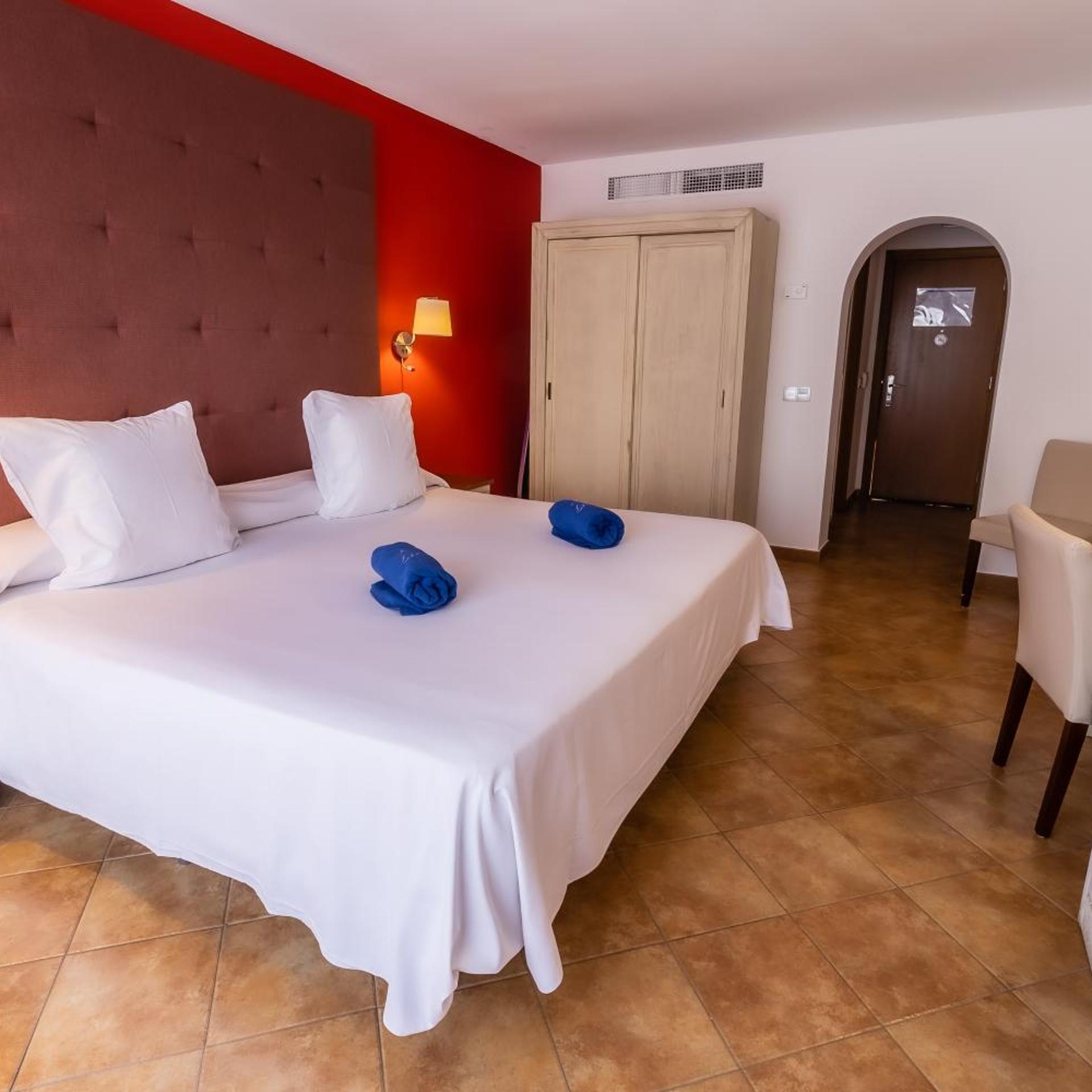 غرفة سوبيريور بسرير كوين، Paloma Blanca Boutique Hotel 2/8