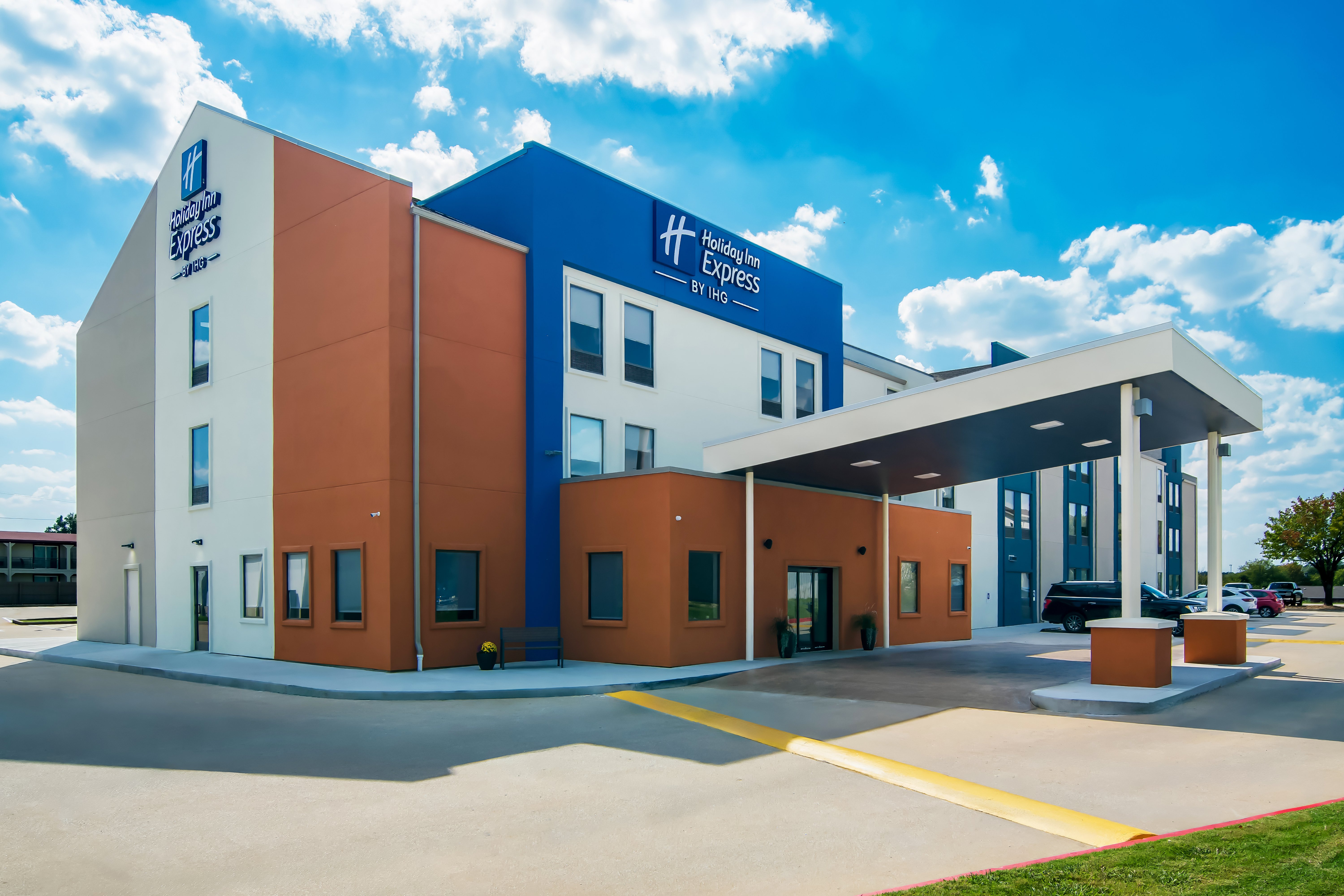 Holiday Inn Express And Suites Joplin Southeast by IHG 51/58