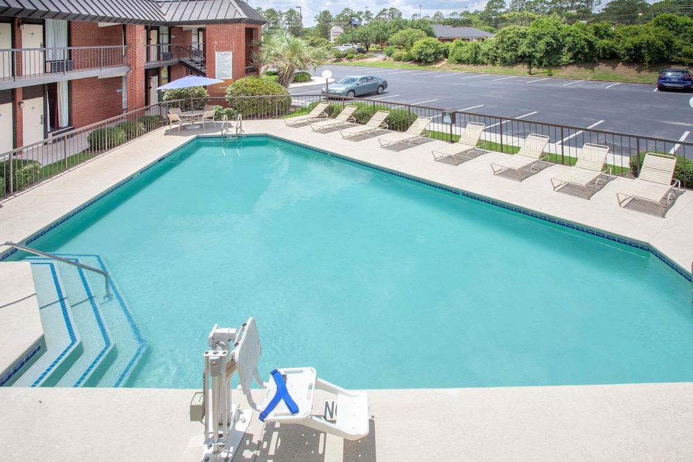 Days Inn By Wyndham Statesboro 3/22