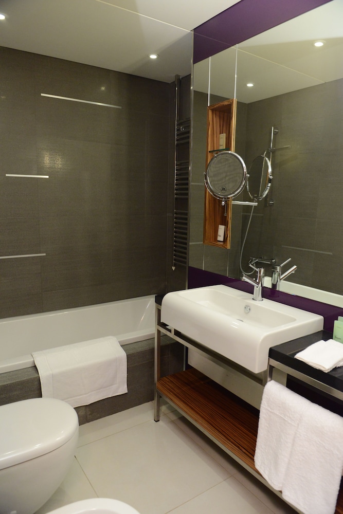 Warwick Stone 55 Hotel Beirut 15/41