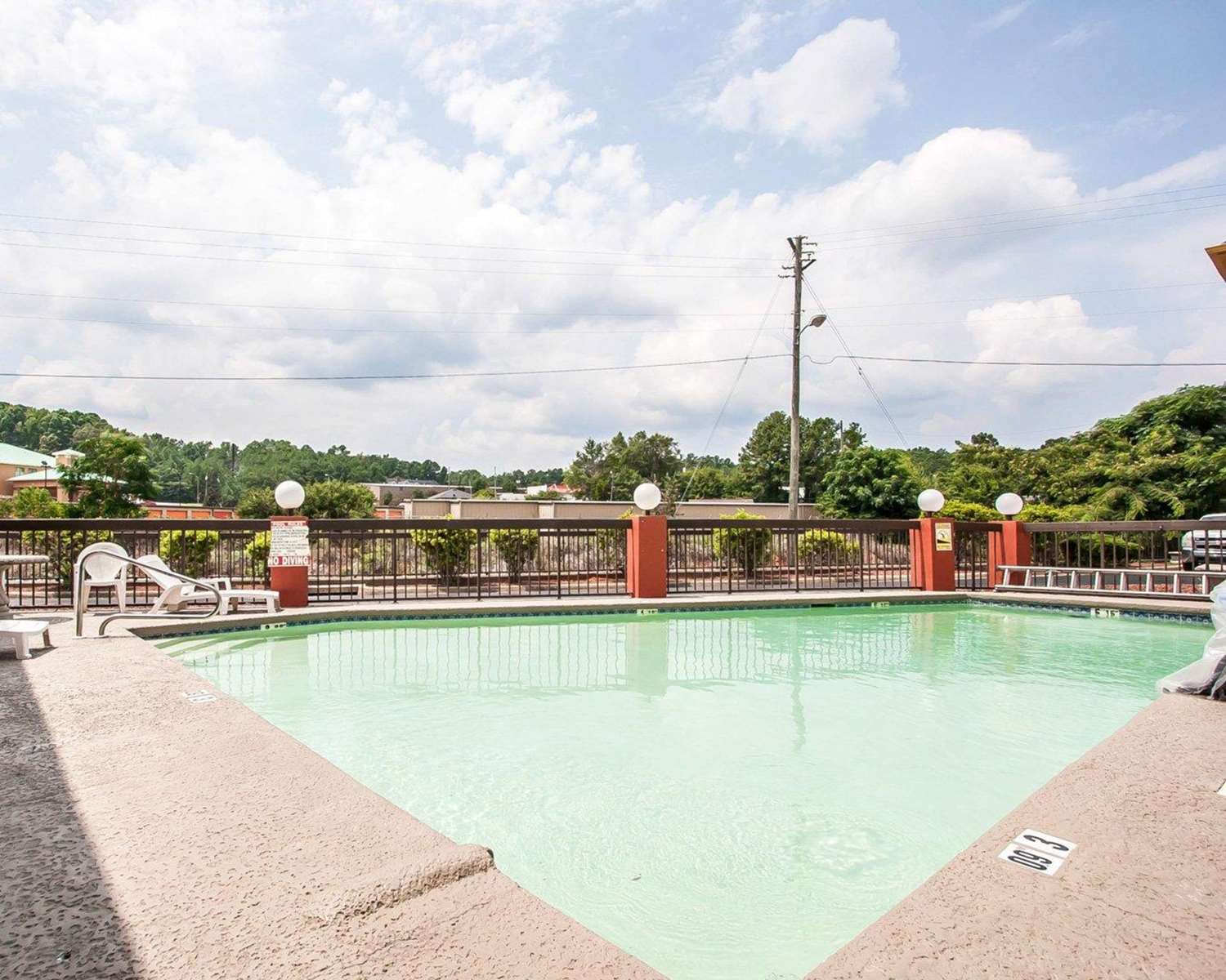 Econo Lodge Inn & Suites Tuscaloosa I-20 17/37