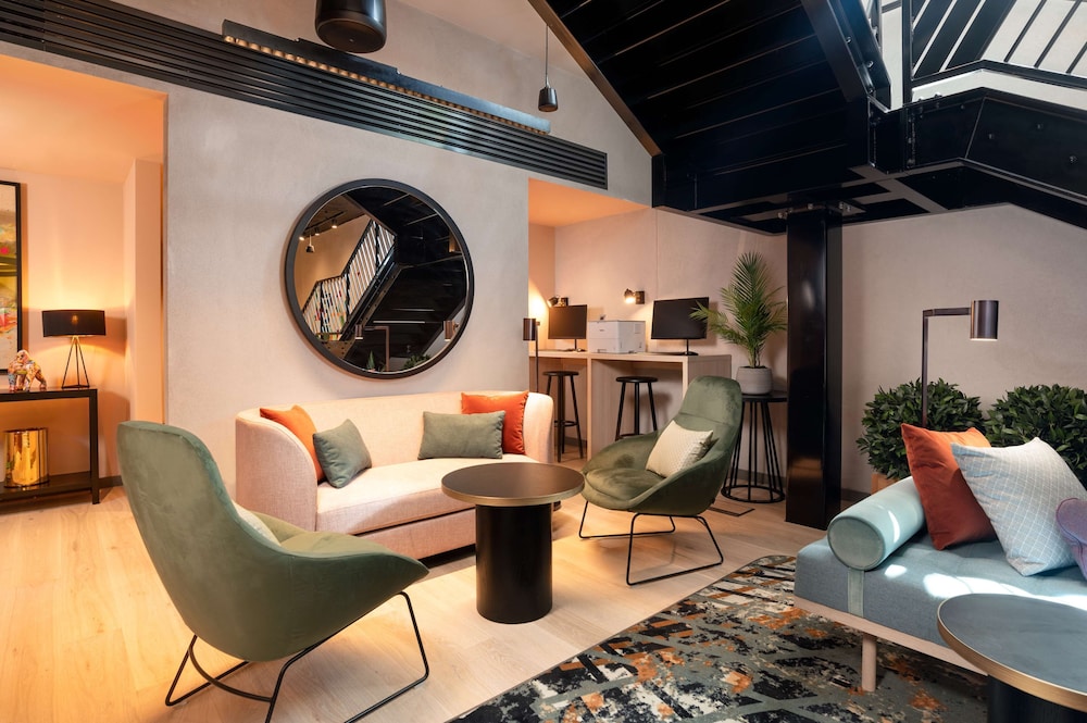 Hyatt Place London City East 33/67
