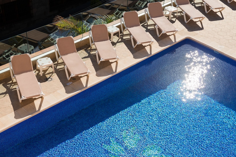 Monopol Hotel Tenerife 6/53