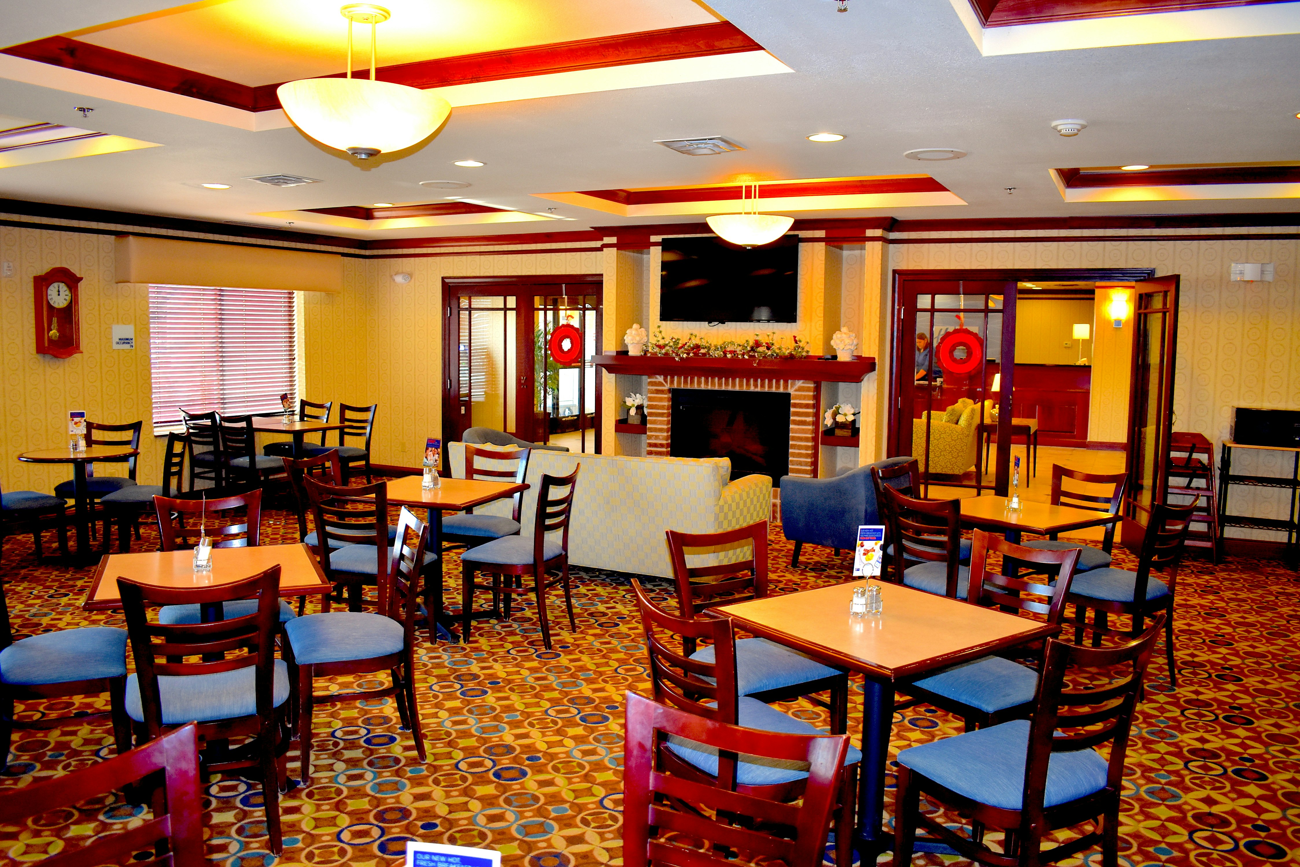 Holiday Inn Express & Suites Dewitt (Syracuse) 39/61