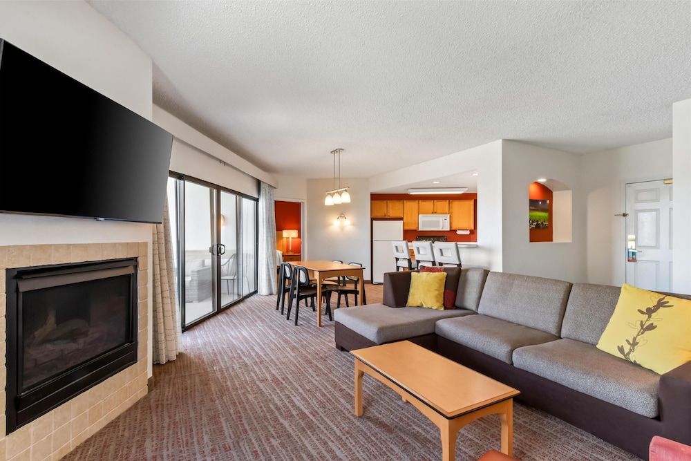 Sonesta ES Suites Goodyear 32/58