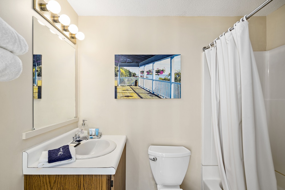 Inner, Standard, Double Bed, Harbour View, East Wind Inn 2/2