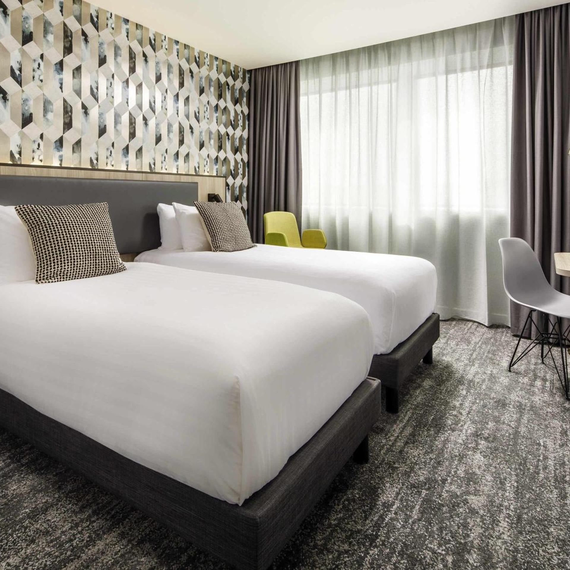 Standard, Twin Beds, City Side
