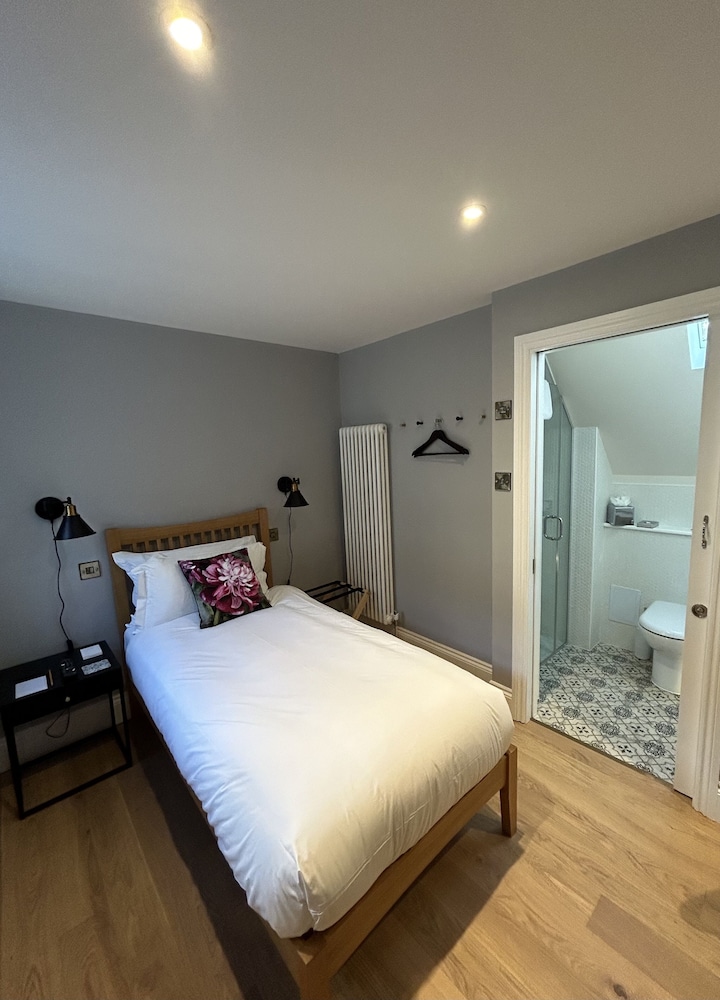 CITY, SINGLE