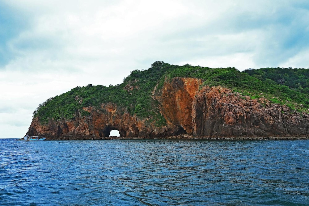 ROCKY POINT RESORT 43/62
