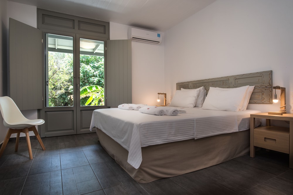 Deluxe, Studio, King Bed