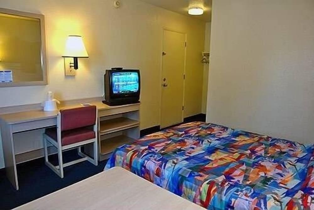 Motel6 Mesa, AZ - South 33/47