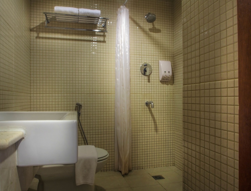M Hotel Jakarta 23/67