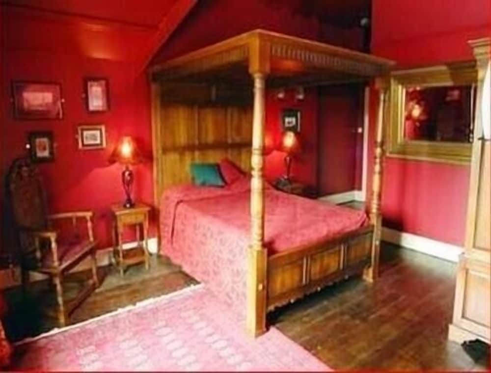 The Hunting Lodge - Restaurant with rooms 3/20