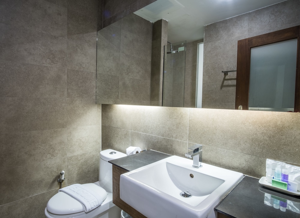 Rodina Beach Hotel 34/74