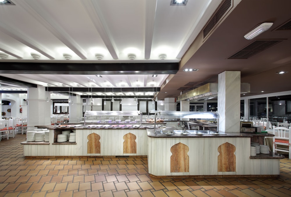 Hotel Abades Benacazon 47/61
